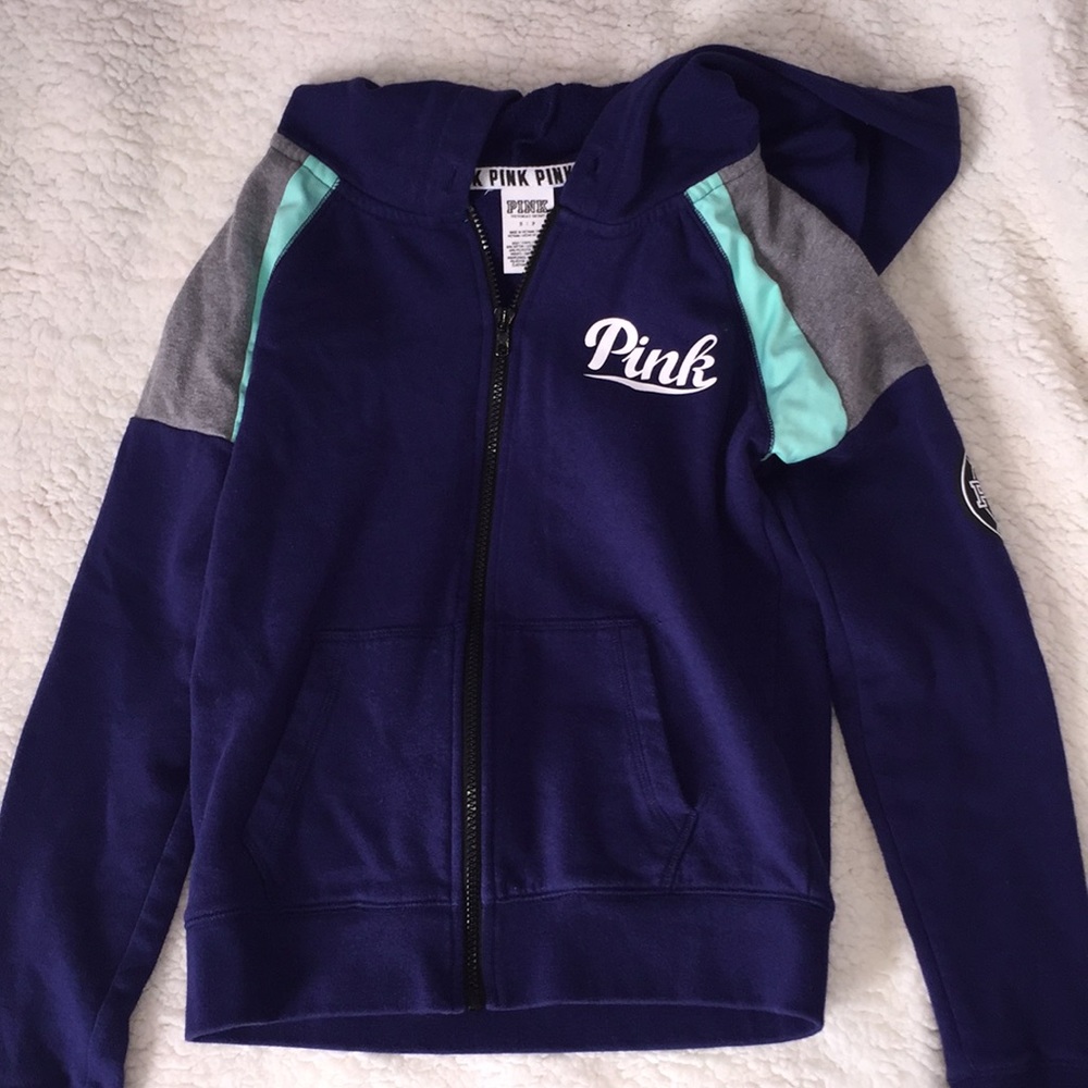 Super cute PINK zip-up hoodie!😍